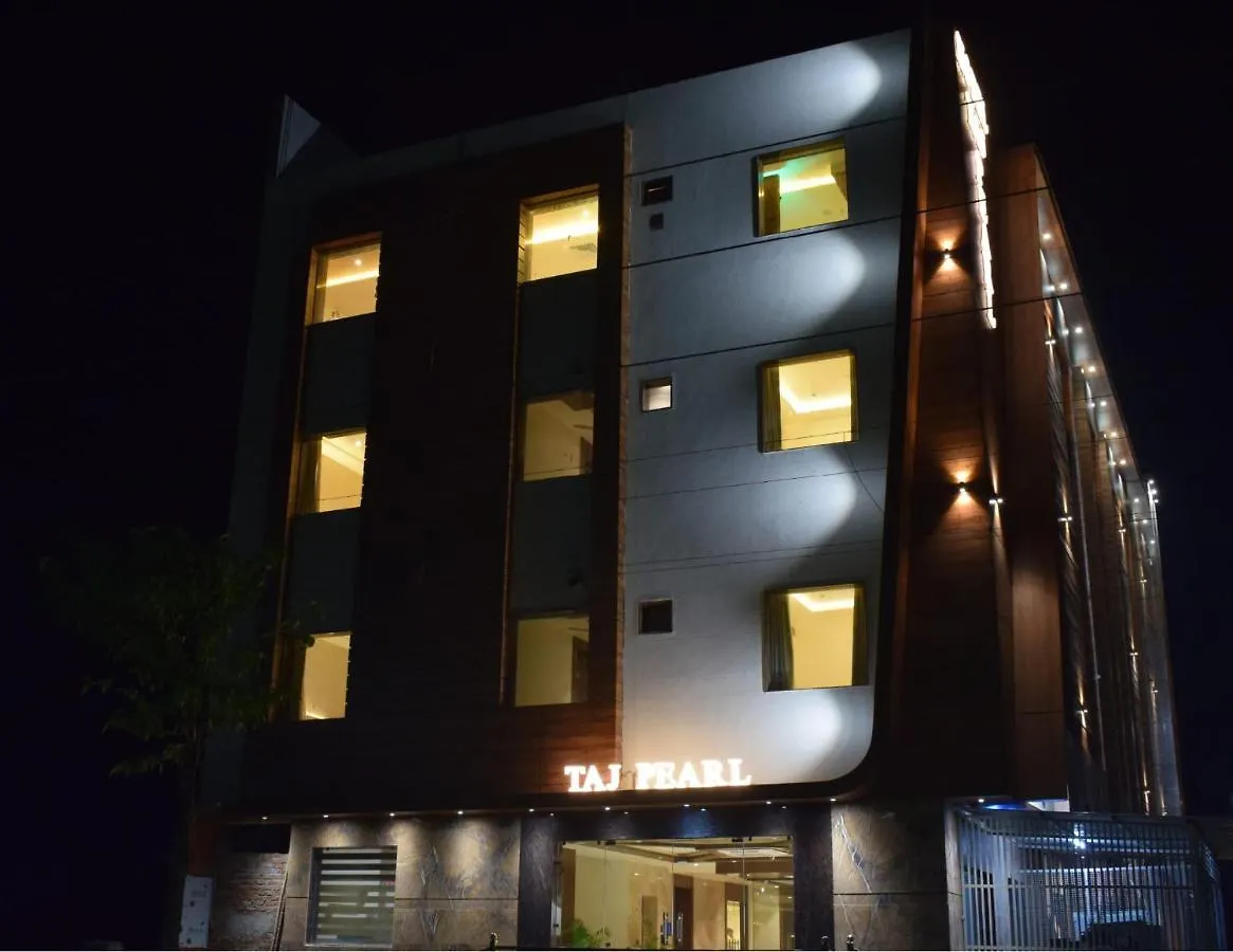 The Taj Pearl Hotel Agra  3*, Agra (Uttar Pradesh)